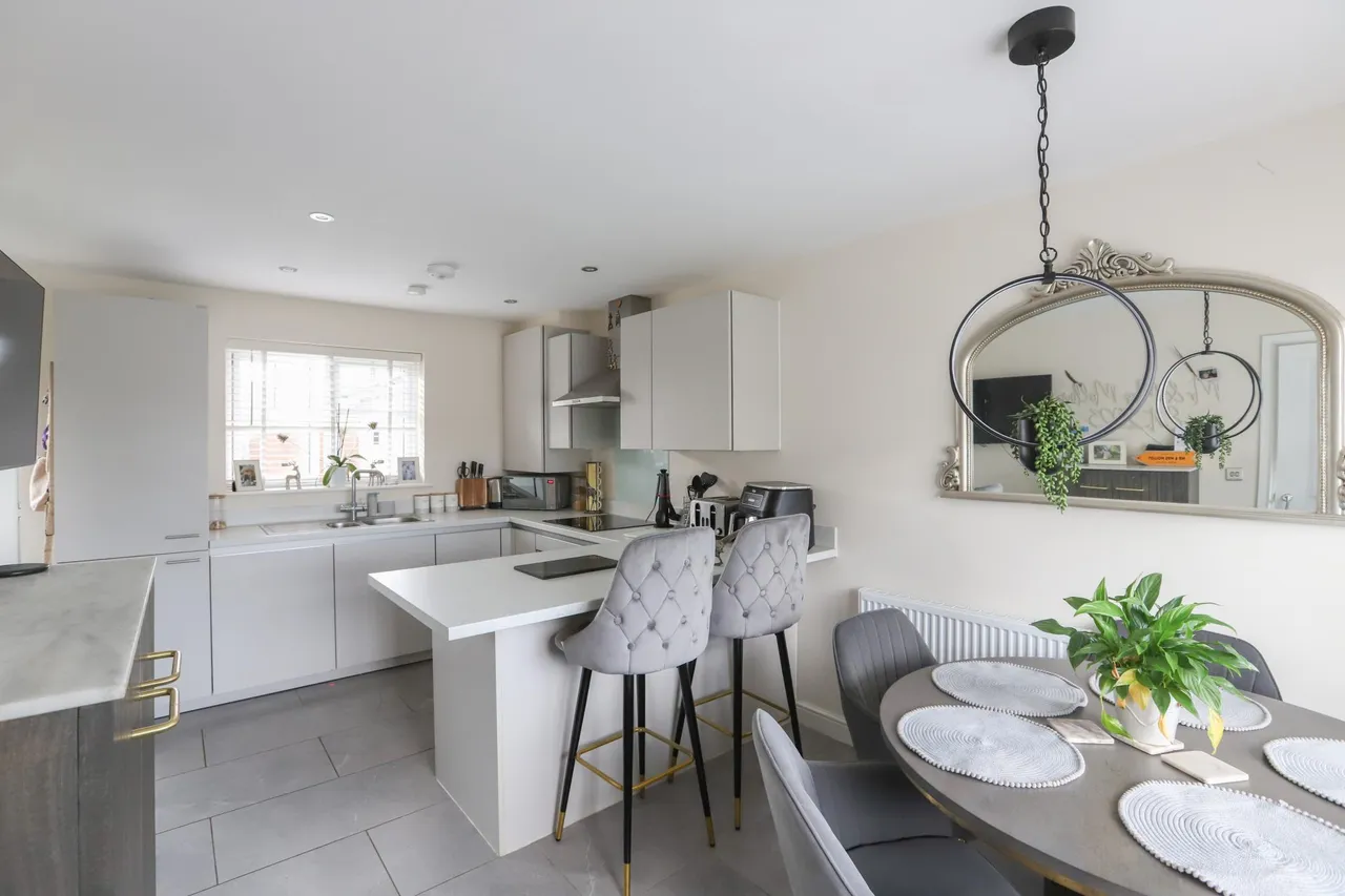 St. Peters Drive, Preston, PR4, photo 8