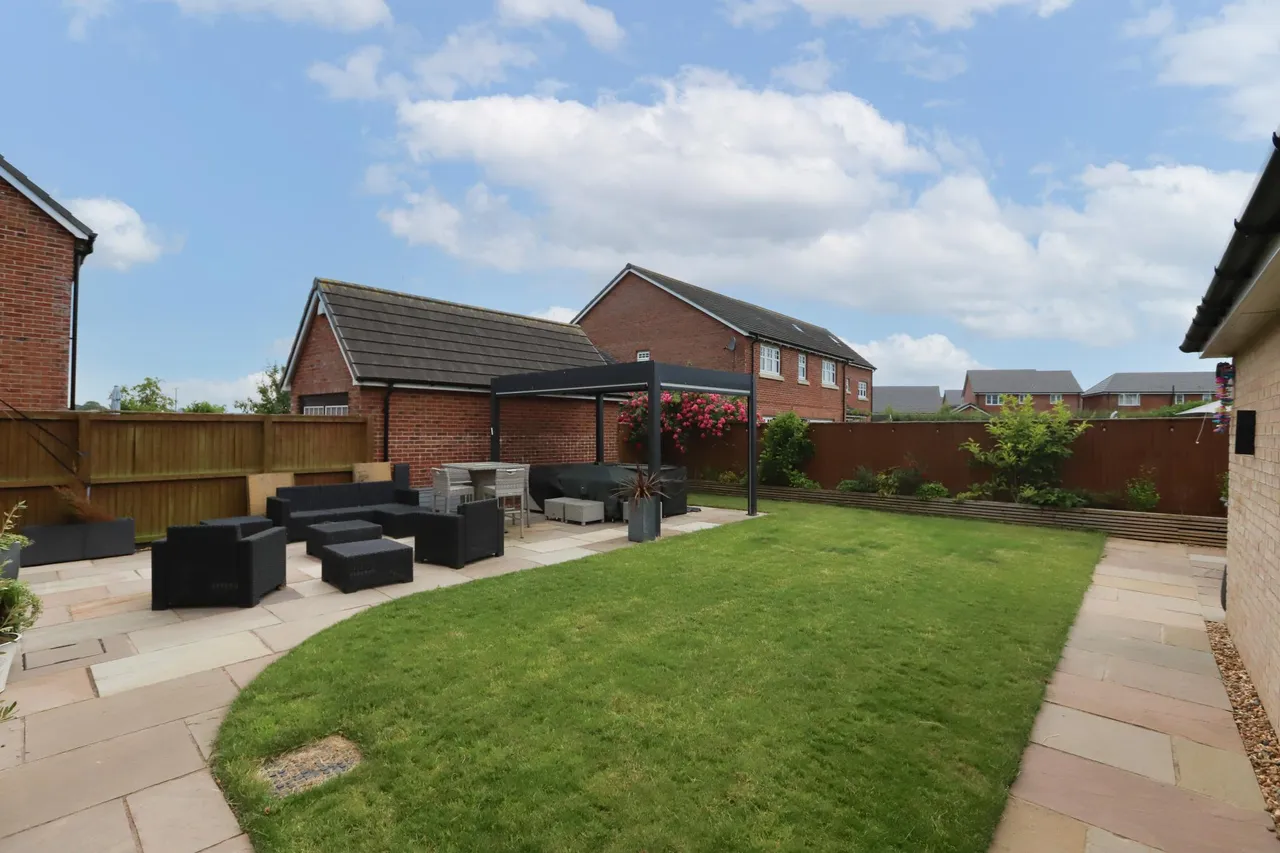 St. Peters Drive, Preston, PR4, photo 19