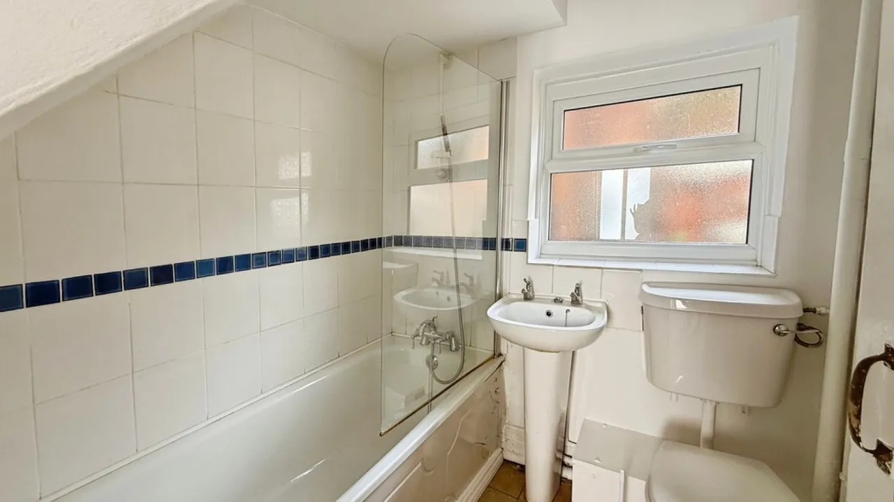 Maristow Street, Westbury, photo 10