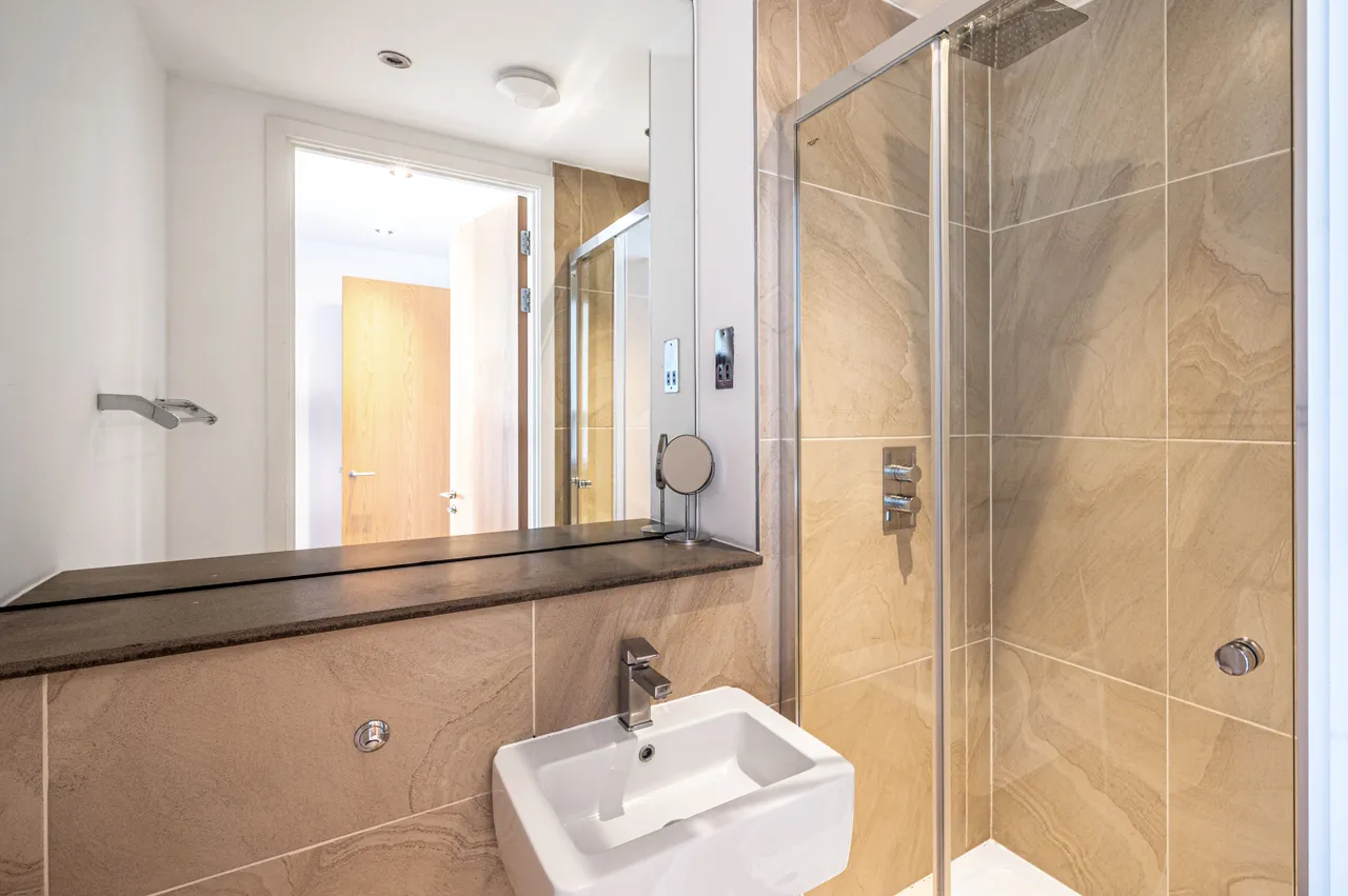 Flat 18 Cascades Apartments, 368-370 Finchley Road, London, photo 7