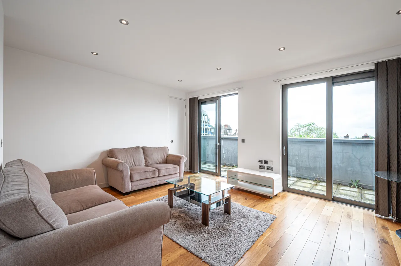 2 bed flat for sale — Flat 18 Cascades Apartments, 368-370 Finchley Road, London