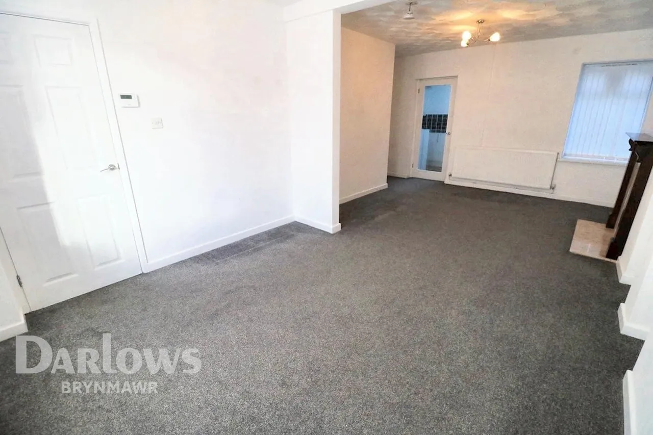 Cwm Road, Ebbw Vale, photo 2