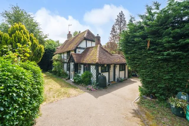 4 bed house for sale, Lower Henley Road, Reading, RG4