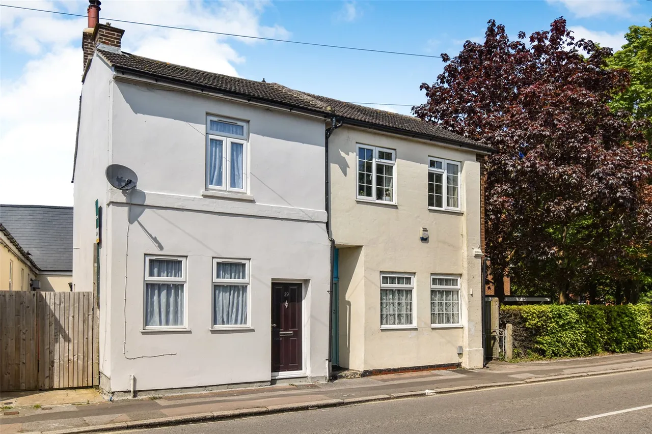 2 bed house for sale — Queens Road, Aldershot, Hampshire, GU11 3JE