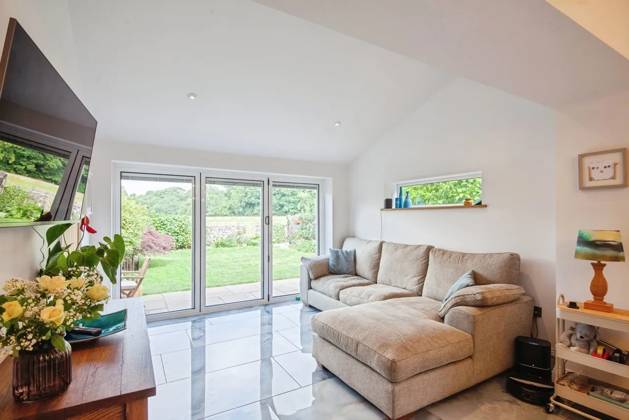 White Knowle Road, Buxton, Derbyshire, SK17, photo 6