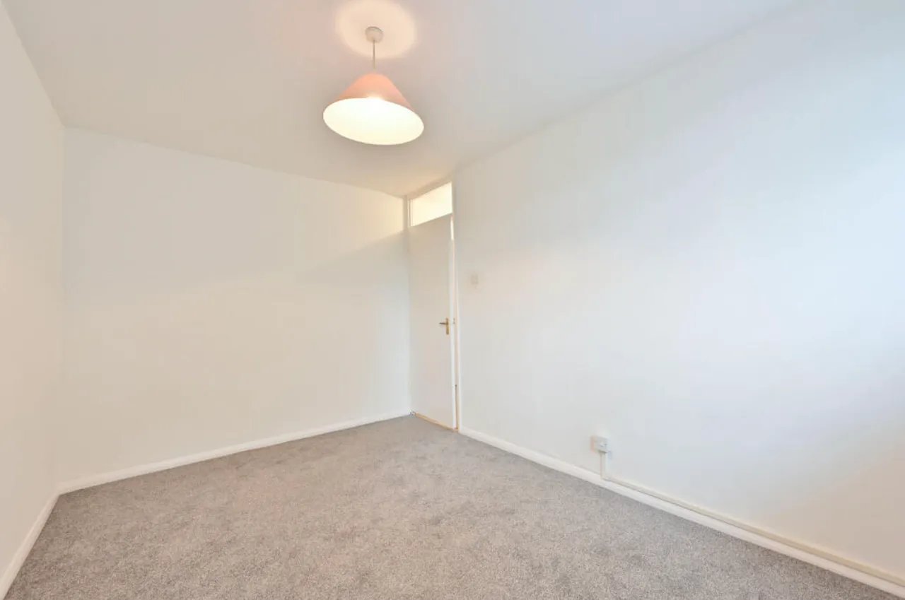 Holt Close, Elstree, WD6, photo 9