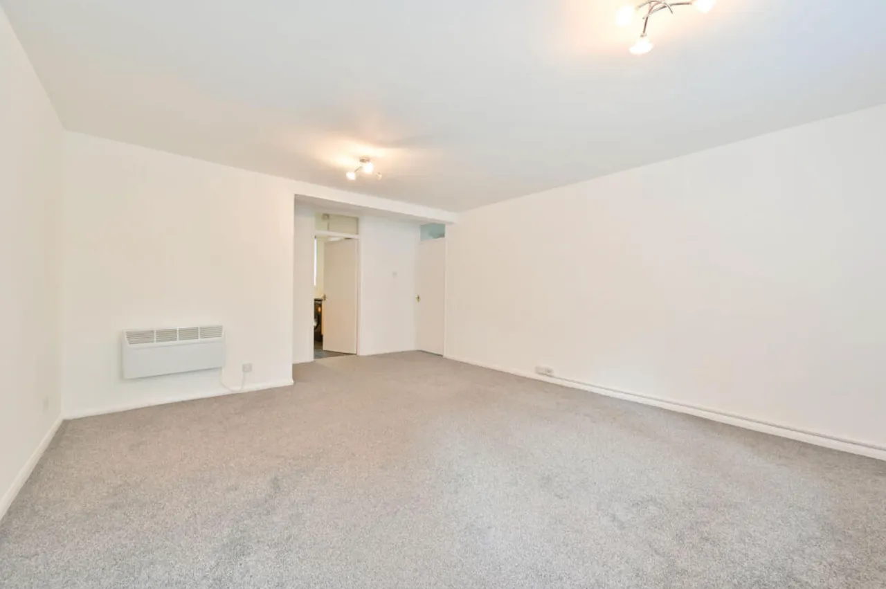 Holt Close, Elstree, WD6, photo 5