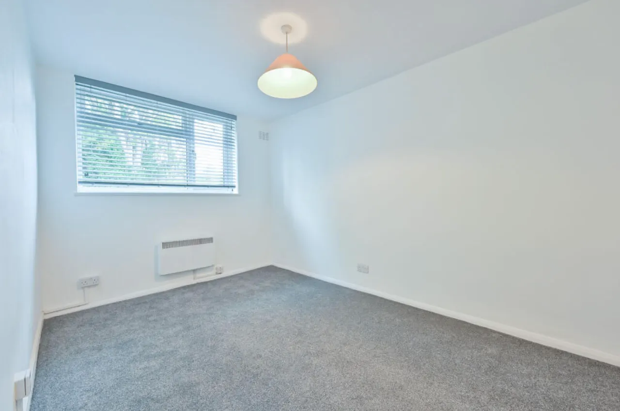 Holt Close, Elstree, WD6, photo 8