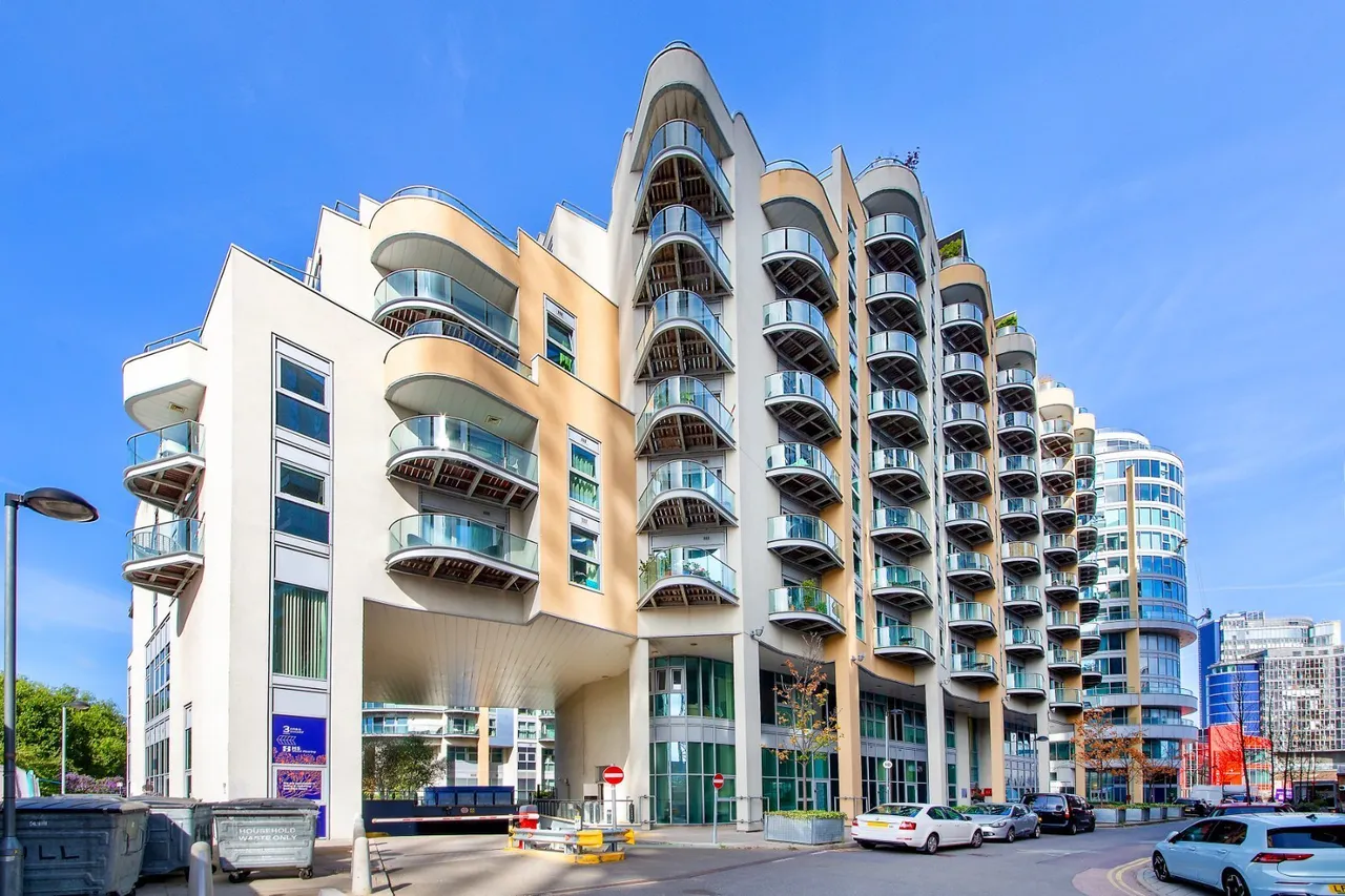 Bridges Court Road, London, SW11, photo 8