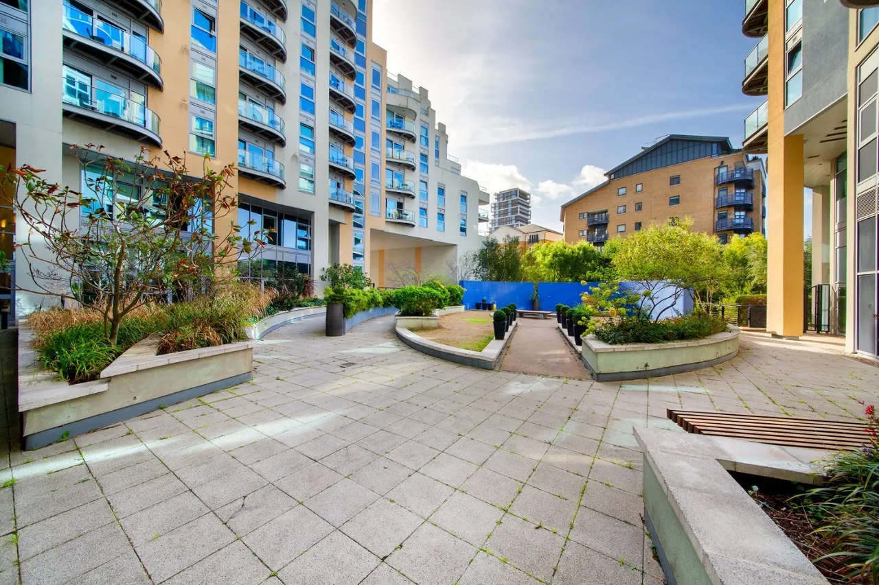 Bridges Court Road, London, SW11, photo 10