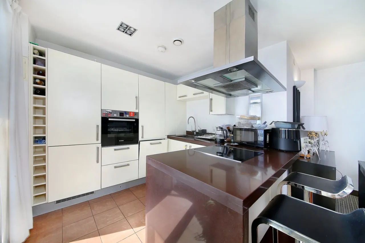 Bridges Court Road, London, SW11, photo 12