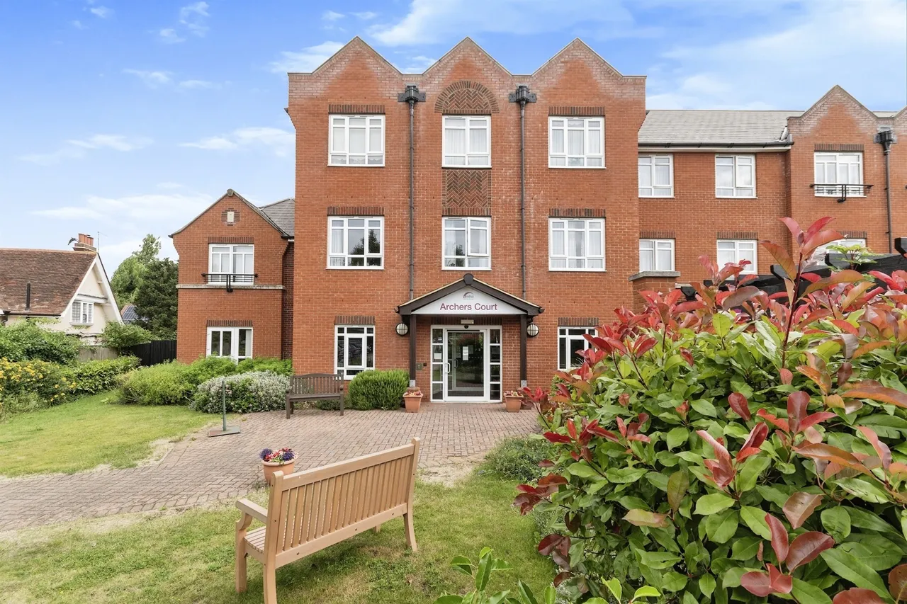 2 bed flat for sale — Elmside Walk, Hitchin