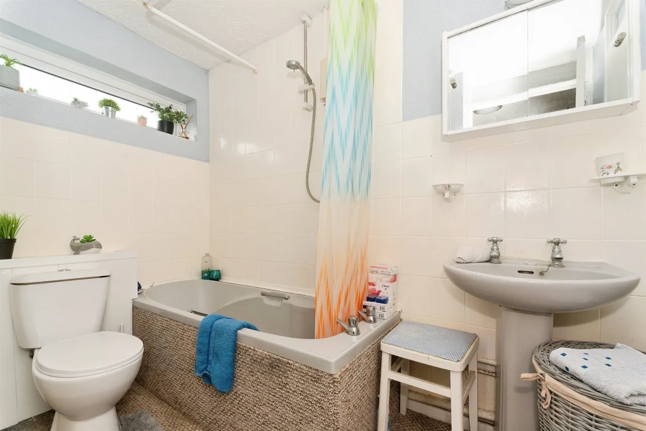 Barrington Close, Swindon, SN3, photo 8