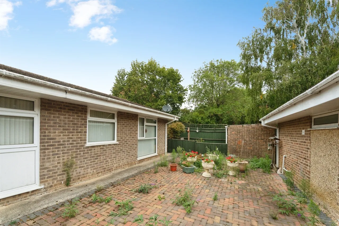 Barrington Close, Swindon, SN3, photo 14