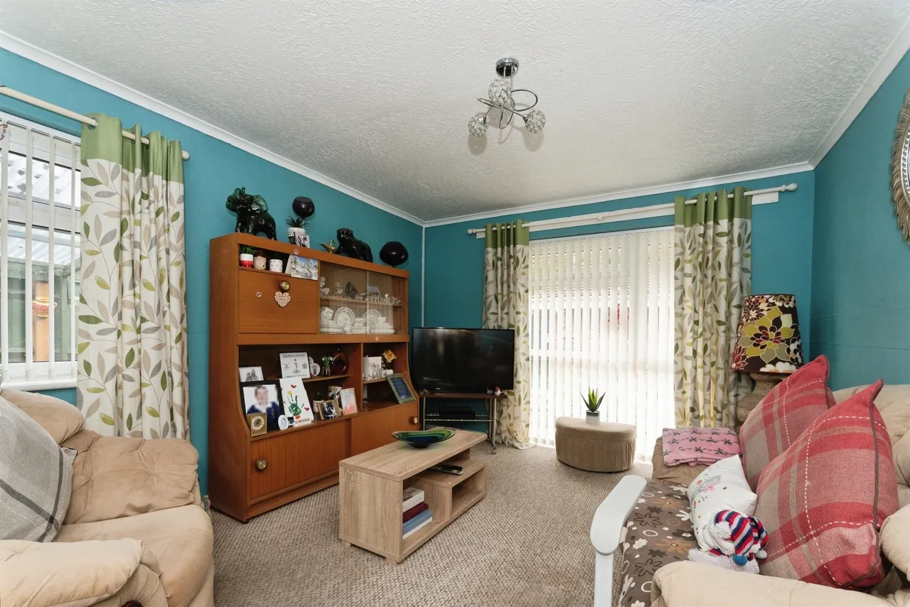 Barrington Close, Swindon, SN3, photo 2