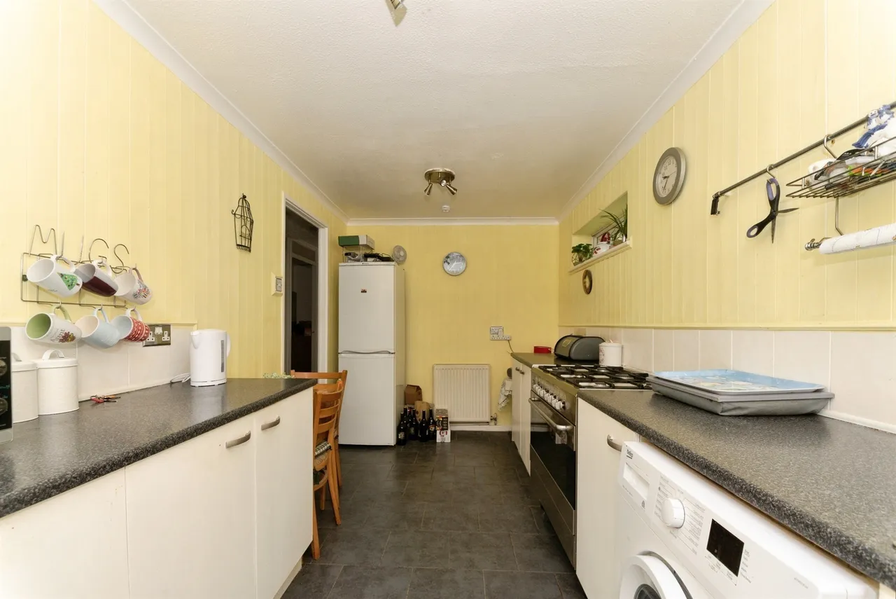 Barrington Close, Swindon, SN3, photo 5