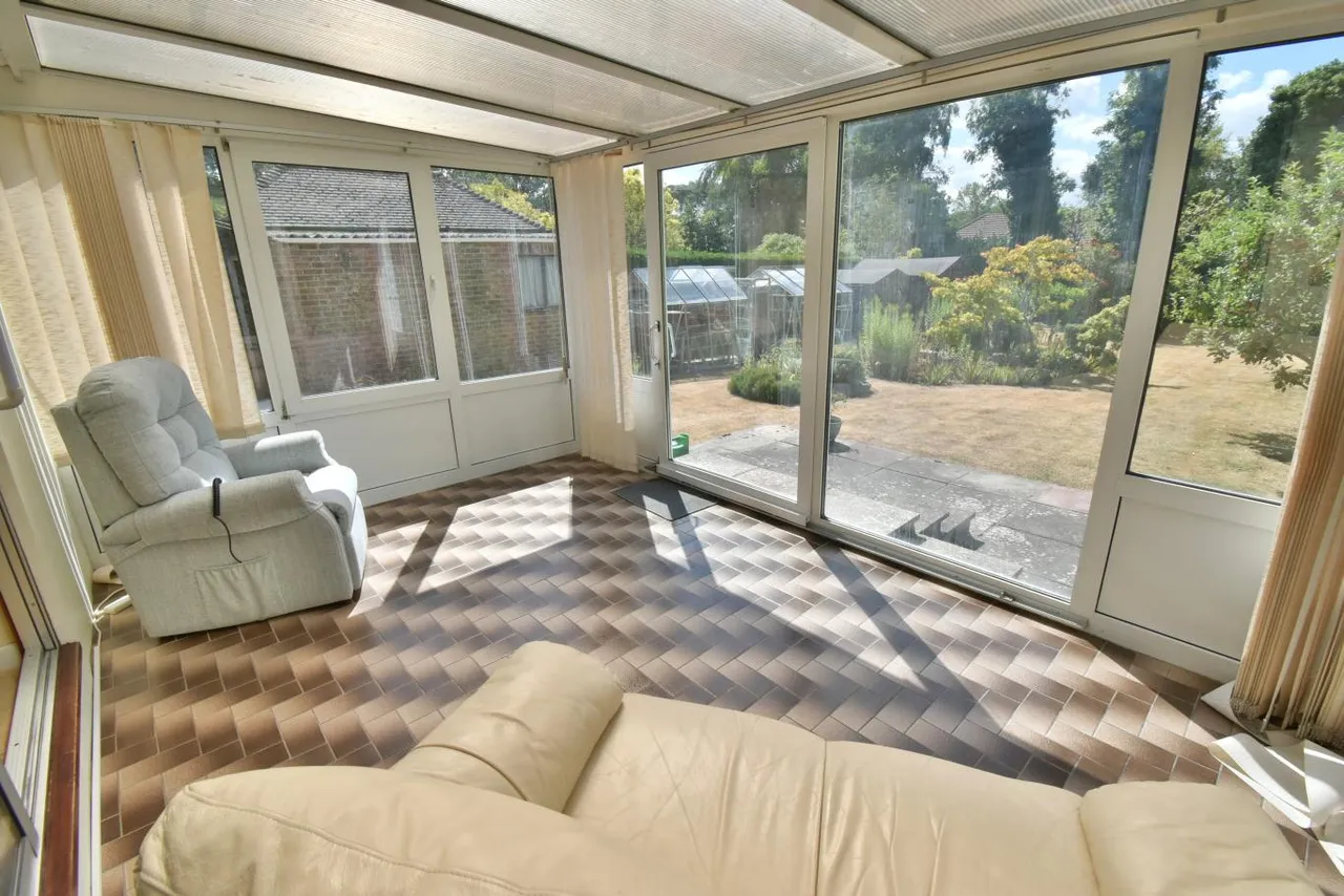 Hadrian Close, BH22, photo 10