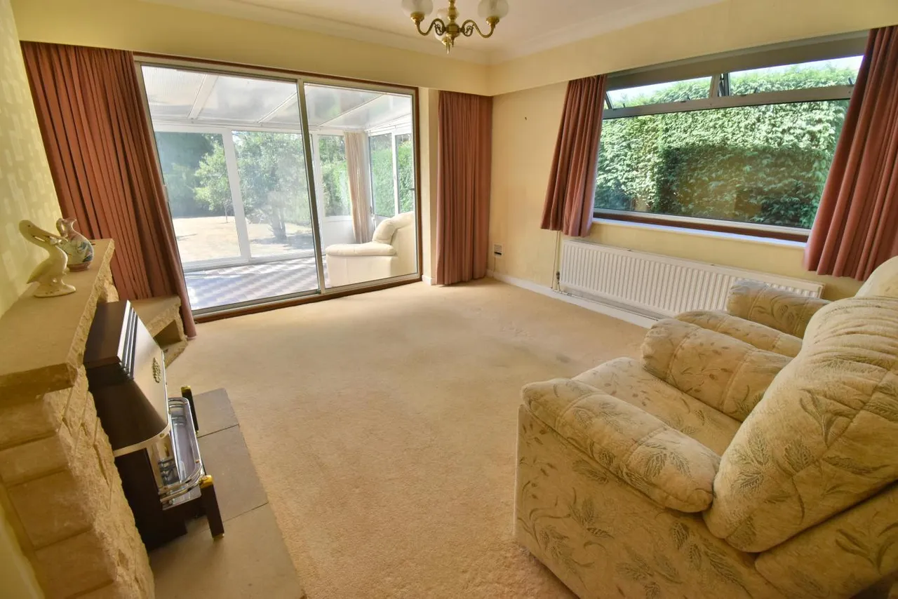 Hadrian Close, BH22, photo 9