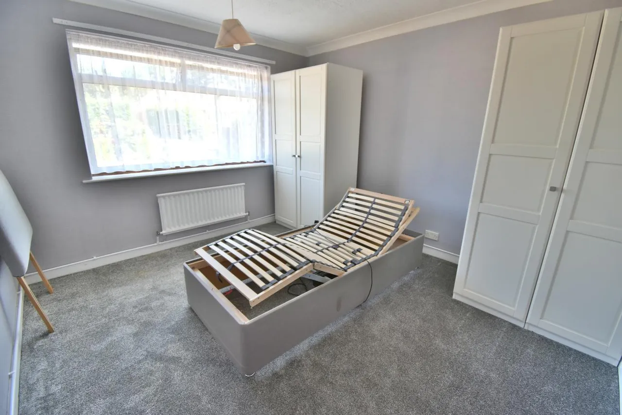 Hadrian Close, BH22, photo 14