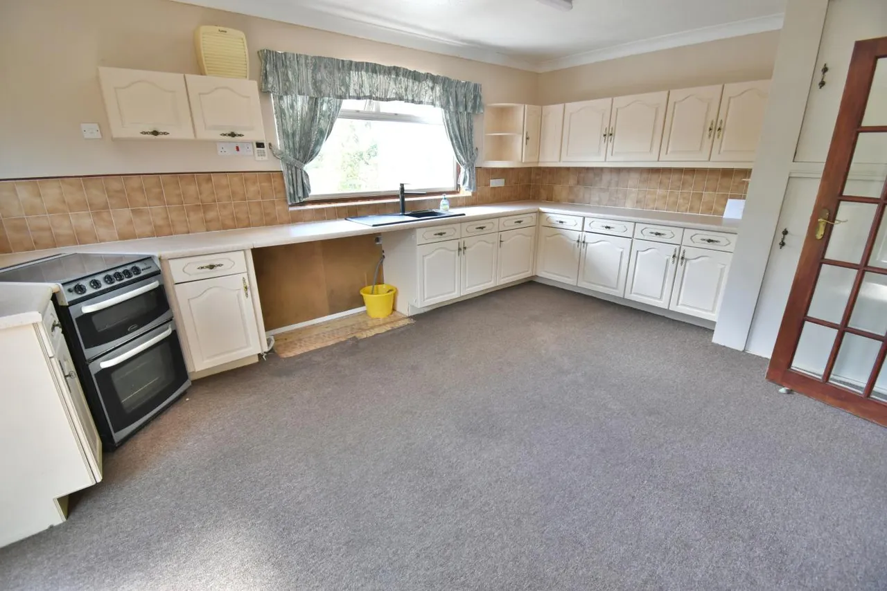 Hadrian Close, BH22, photo 5