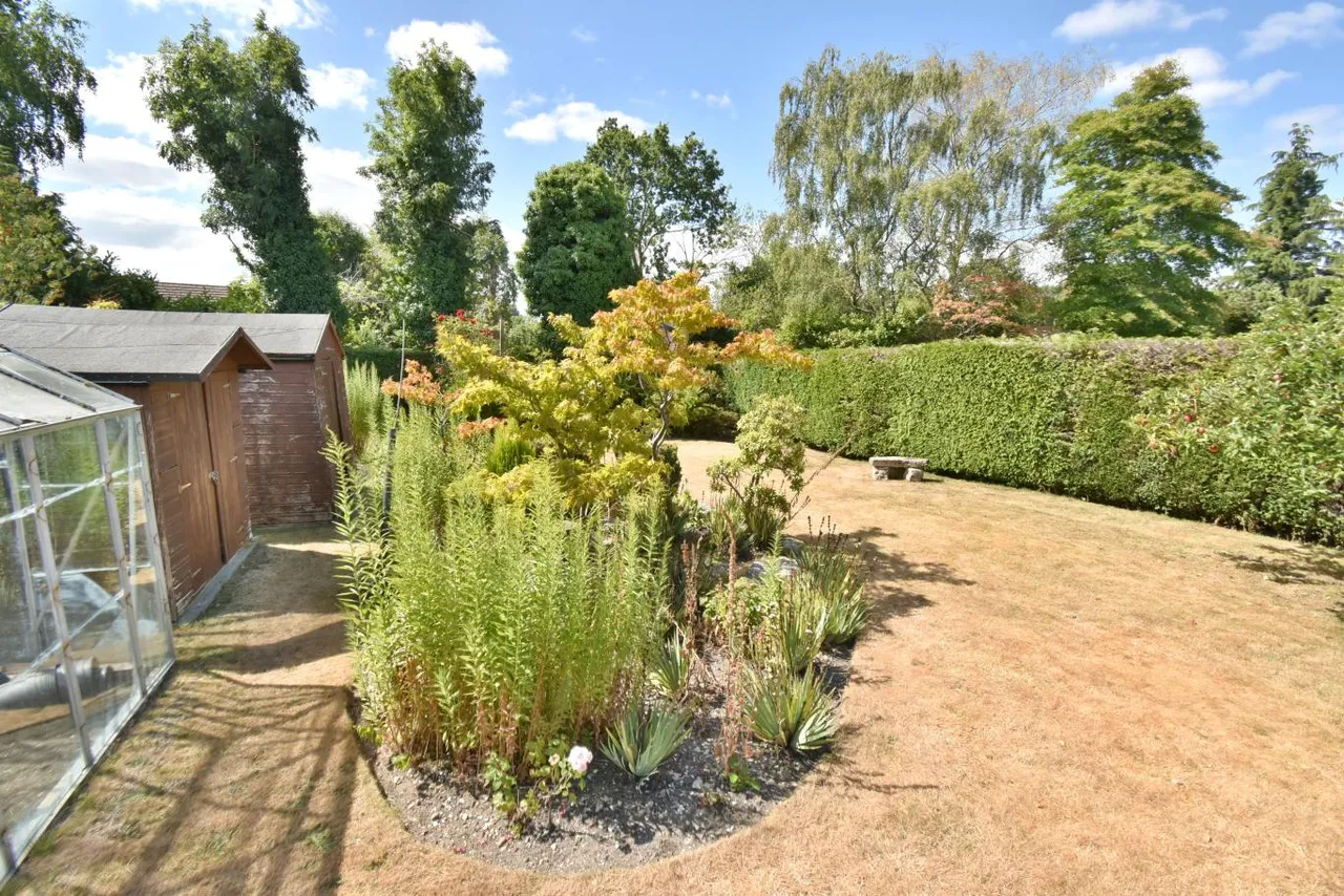 Hadrian Close, BH22, photo 18