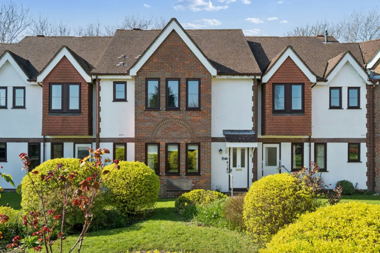 2 bed flat for sale, Giles Gate, Prestwood, HP16