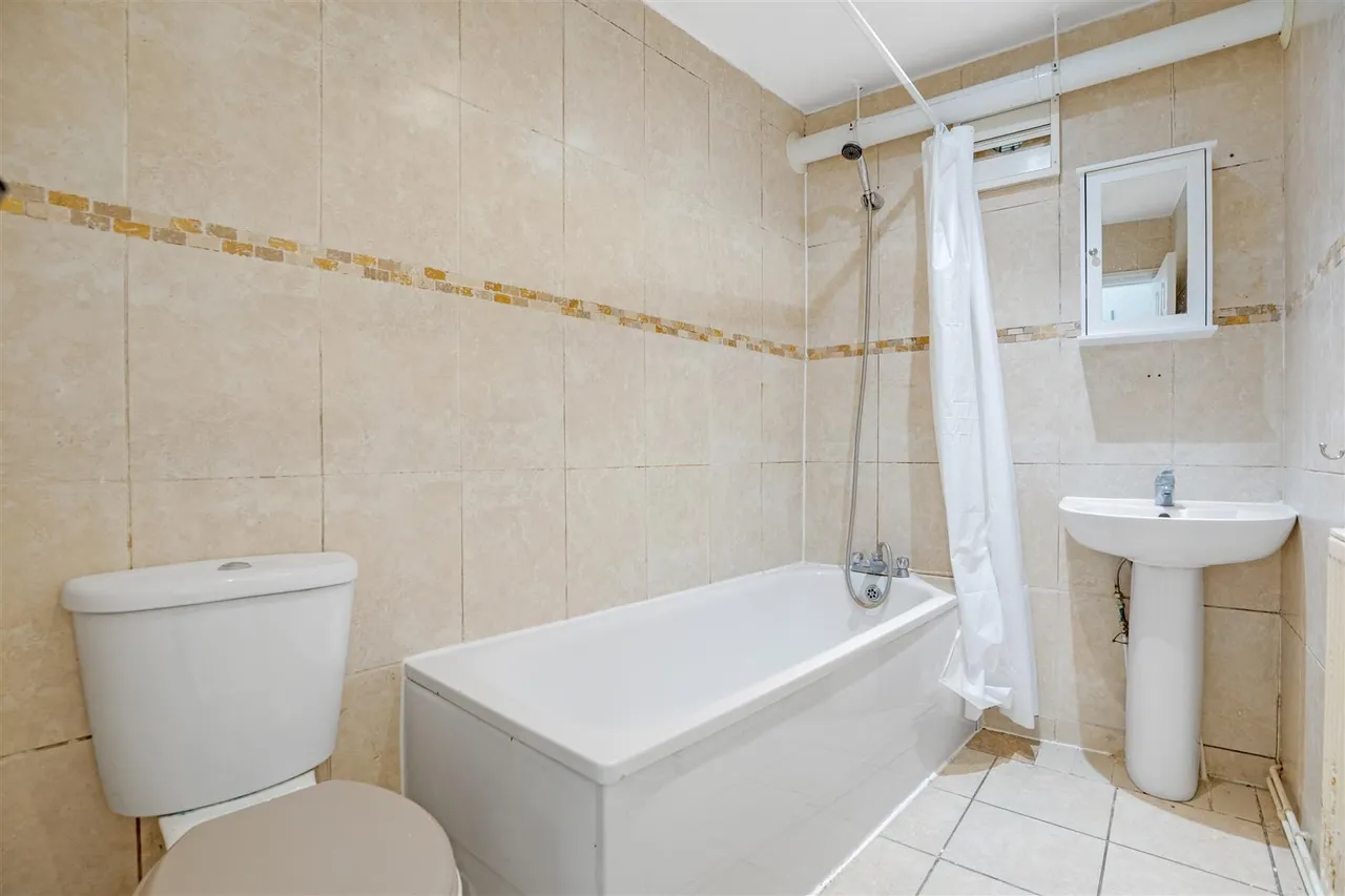 Albert Road, North Woolwich, E16, photo 8