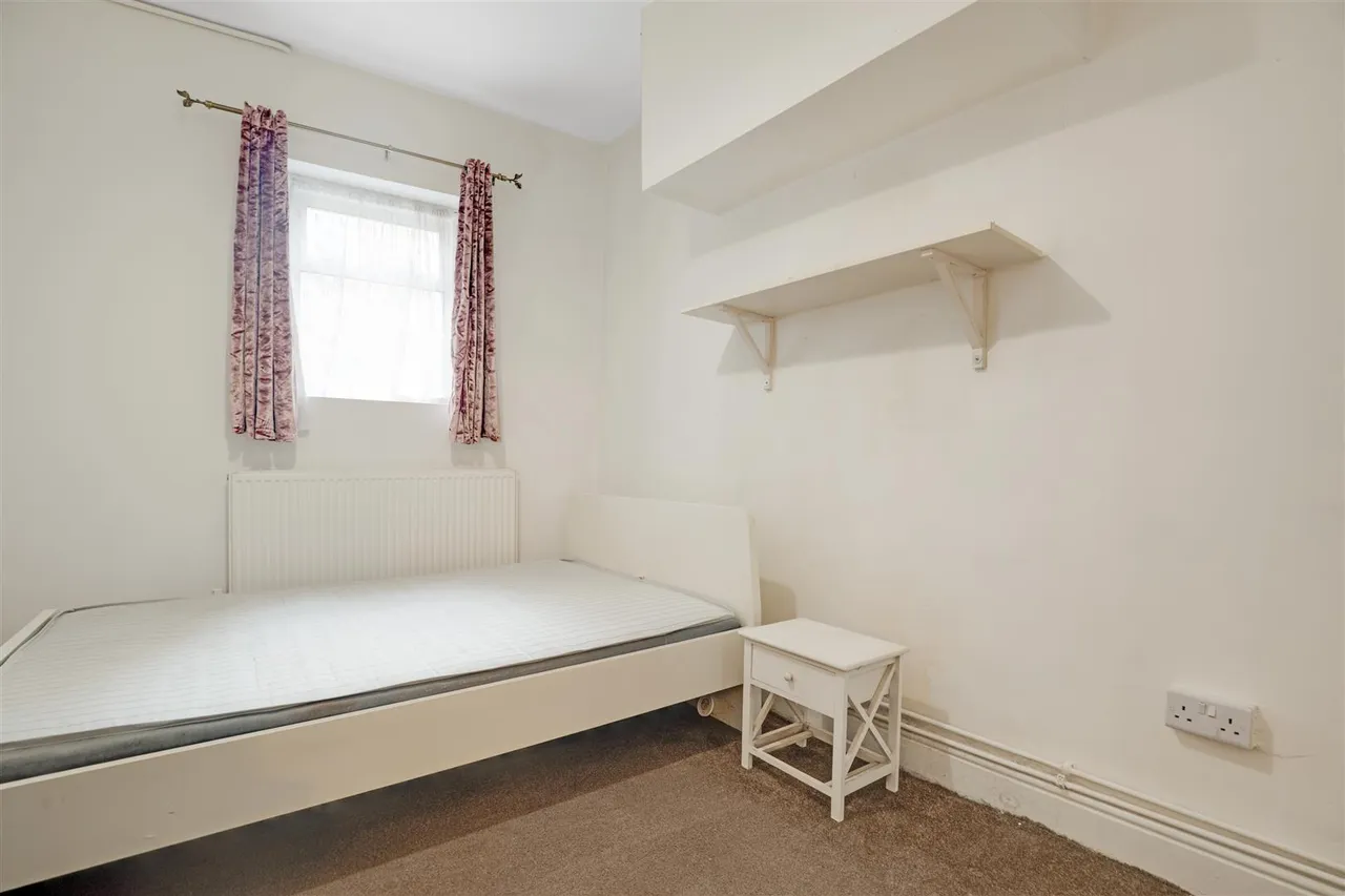 Albert Road, North Woolwich, E16, photo 7