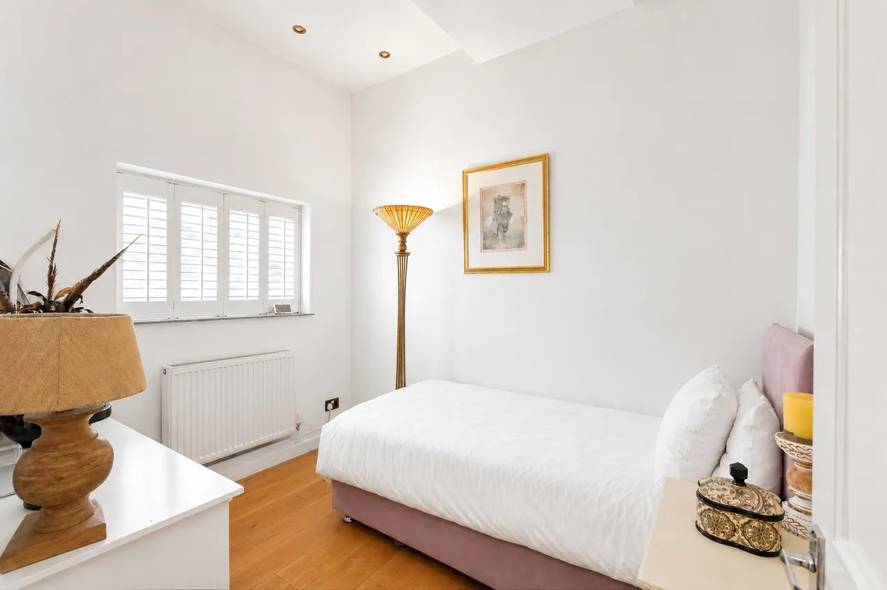 Cleveland Road, Barnes, SW13, photo 9