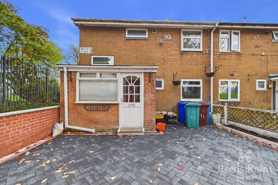 3 bed house to rent, Biscay Close, Manchester, M11