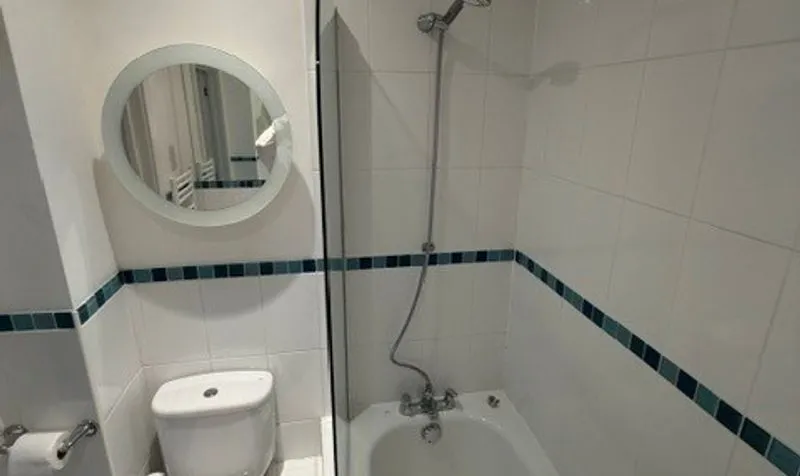 Leret Way, Royal Swan Quarter Leret Way, KT22, photo 5