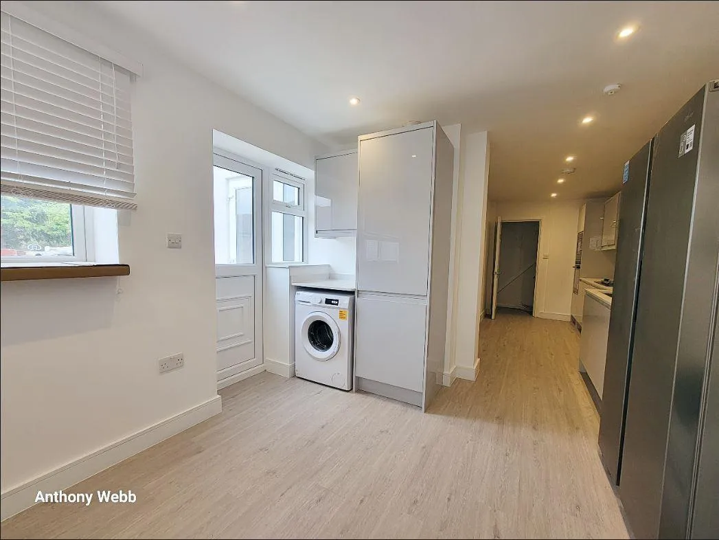 Petersfield Close, London, N18, photo 6