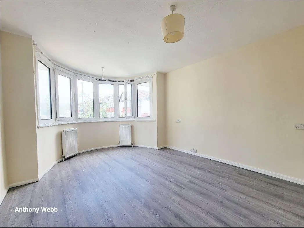 Petersfield Close, London, N18, photo 11
