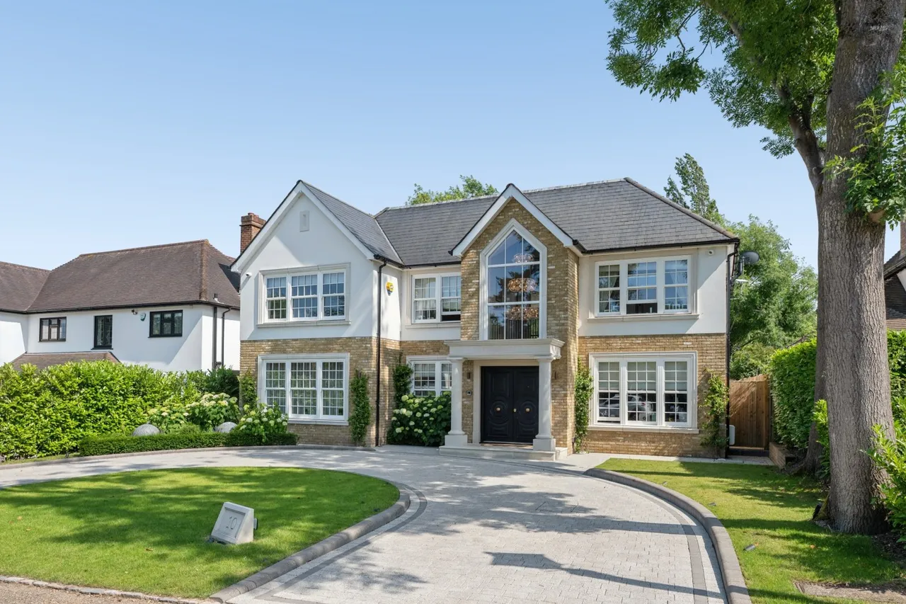 5 bed house for sale — Meadow Way, BR6