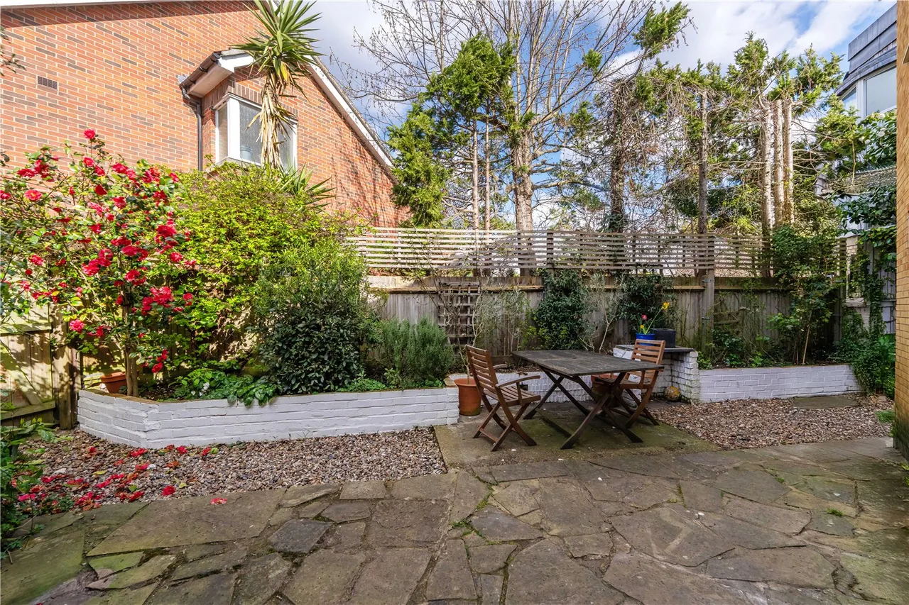 Hampton Road, Hampton Hill, TW12 1JN, photo 13