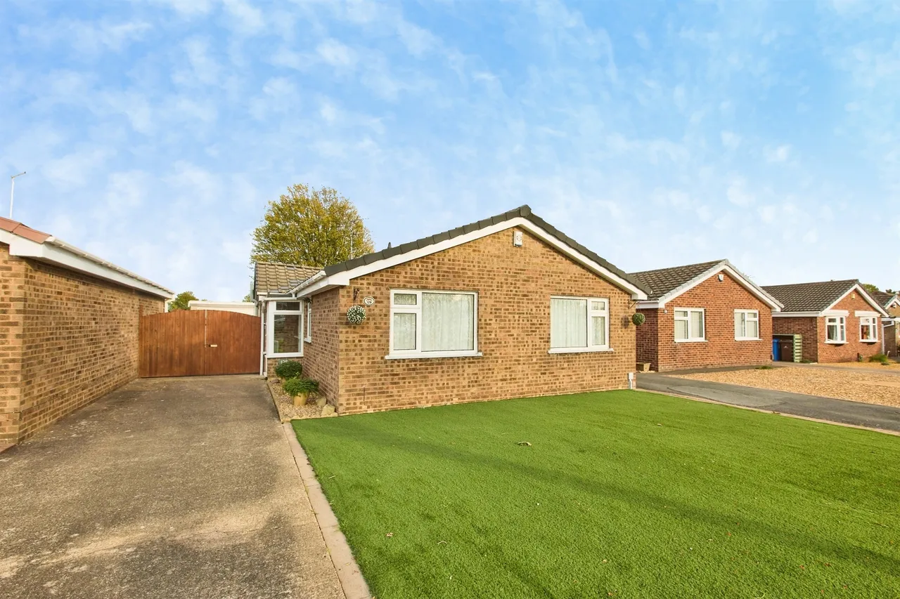 3 bed house for sale, Sinfin Avenue, Shelton Lock, DE24
