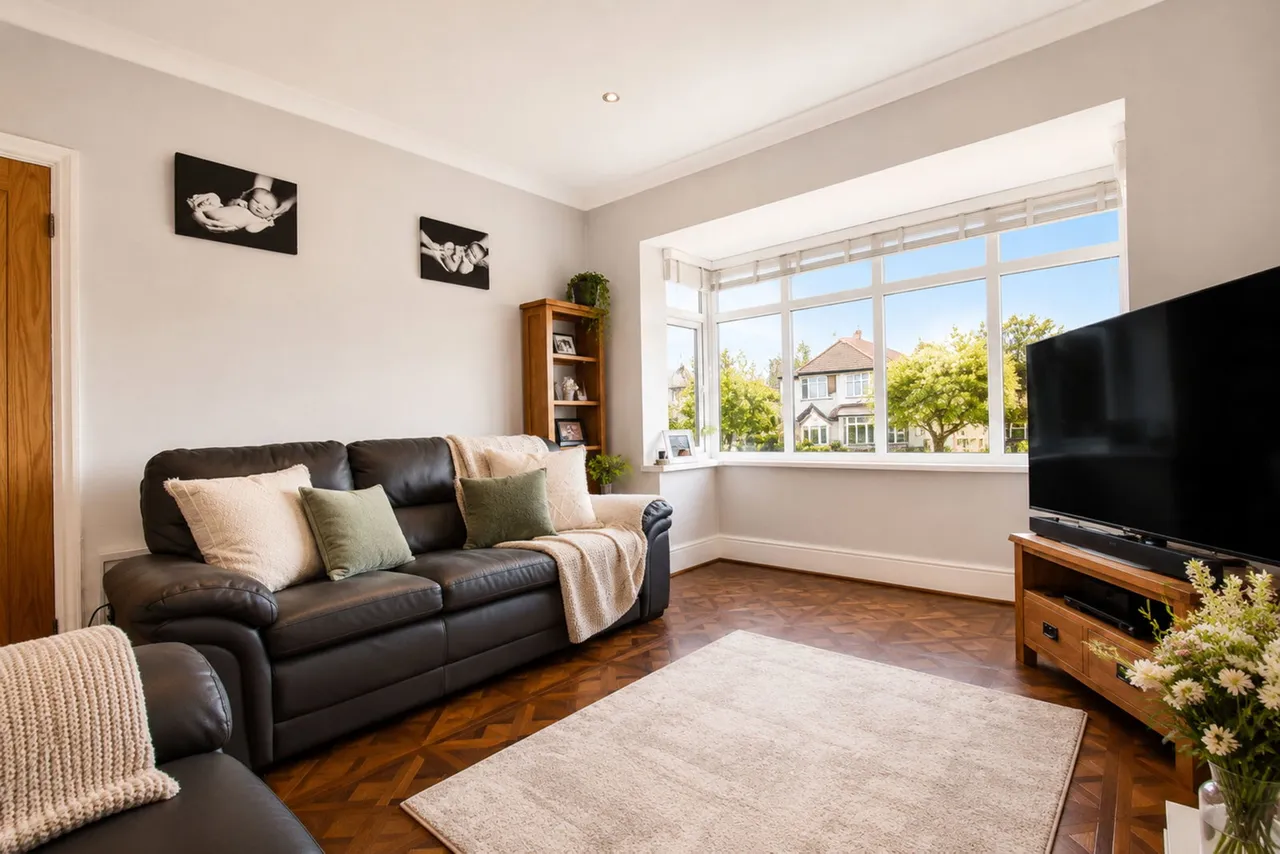 Oxbarn Avenue, Penn, photo 10