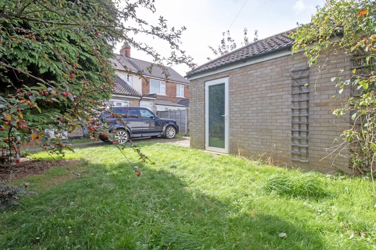 Cliff Gardens, Scunthorpe, DN15, photo 9