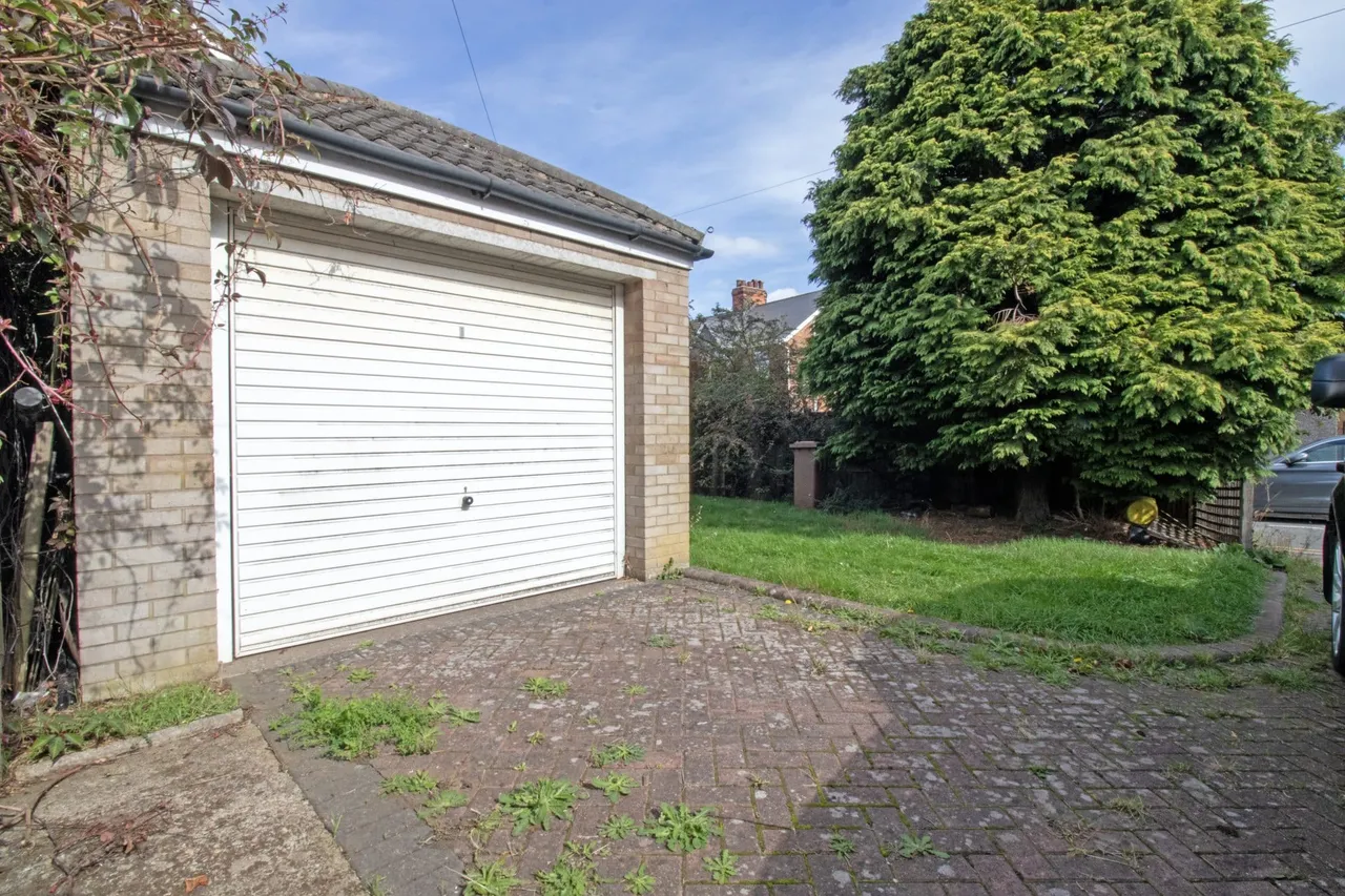 Cliff Gardens, Scunthorpe, DN15, photo 8