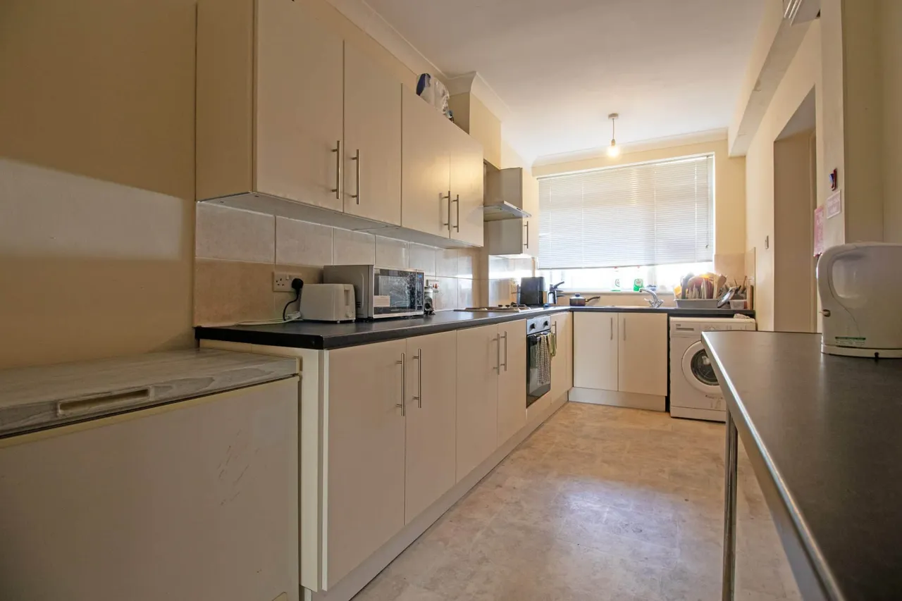 Cliff Gardens, Scunthorpe, DN15, photo 2