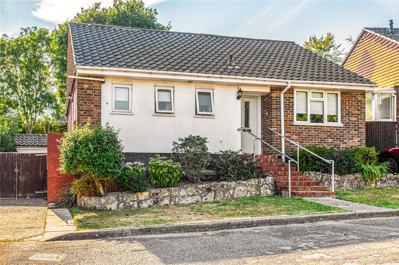 2 bed flat for sale, High Cross Fields, Crowborough, TN6