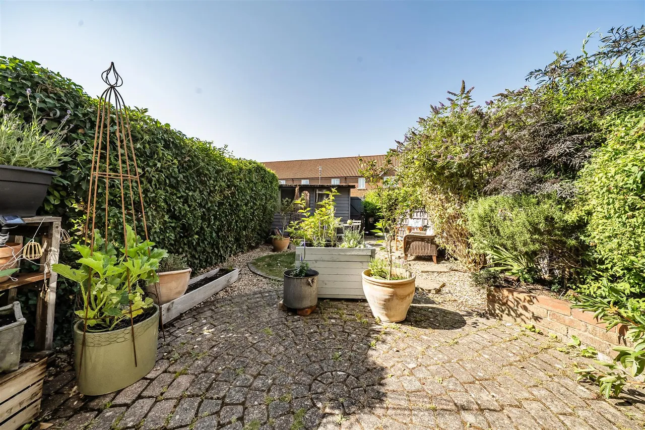 Brickley Lane, Devizes, SN10, photo 7