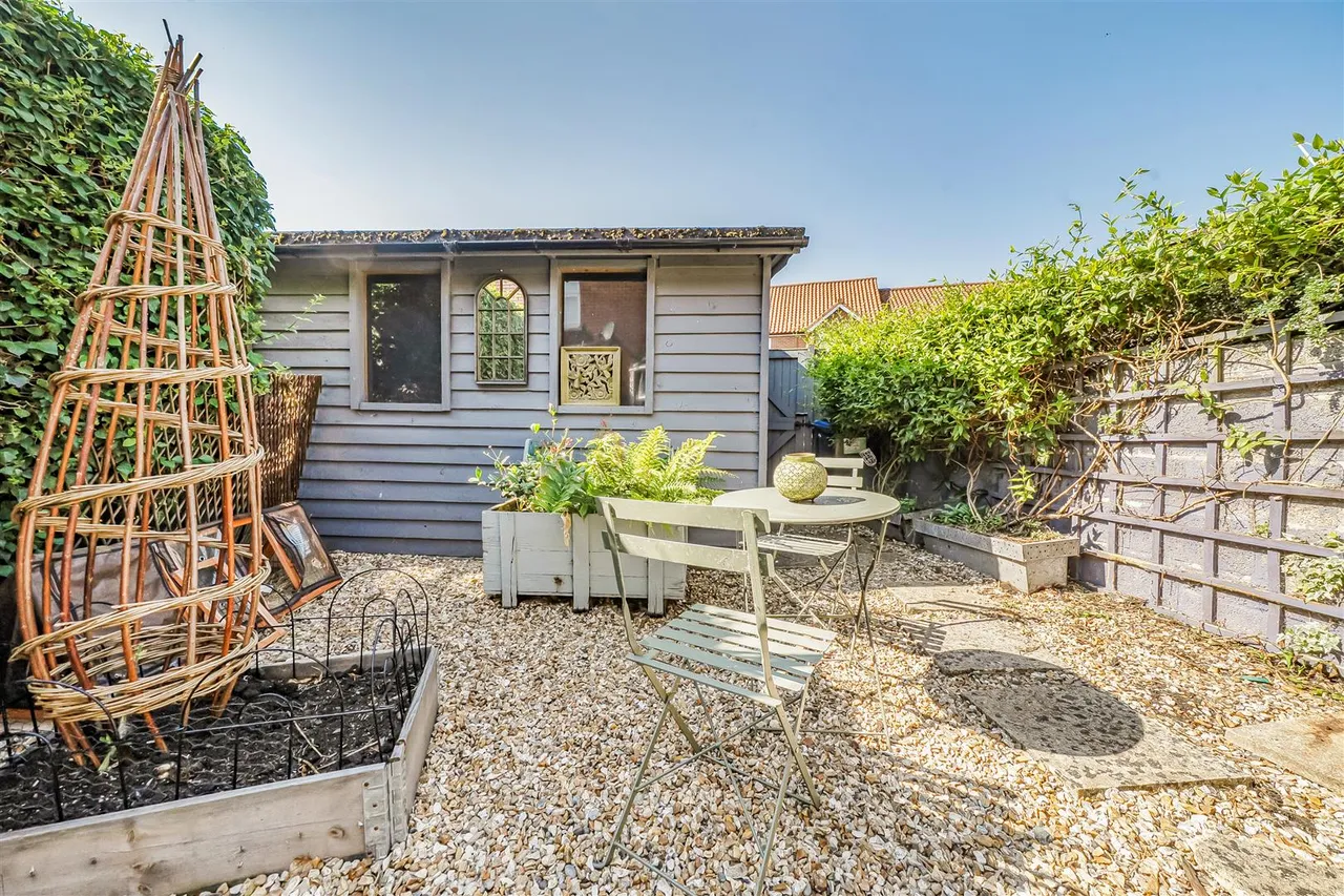 Brickley Lane, Devizes, SN10, photo 21