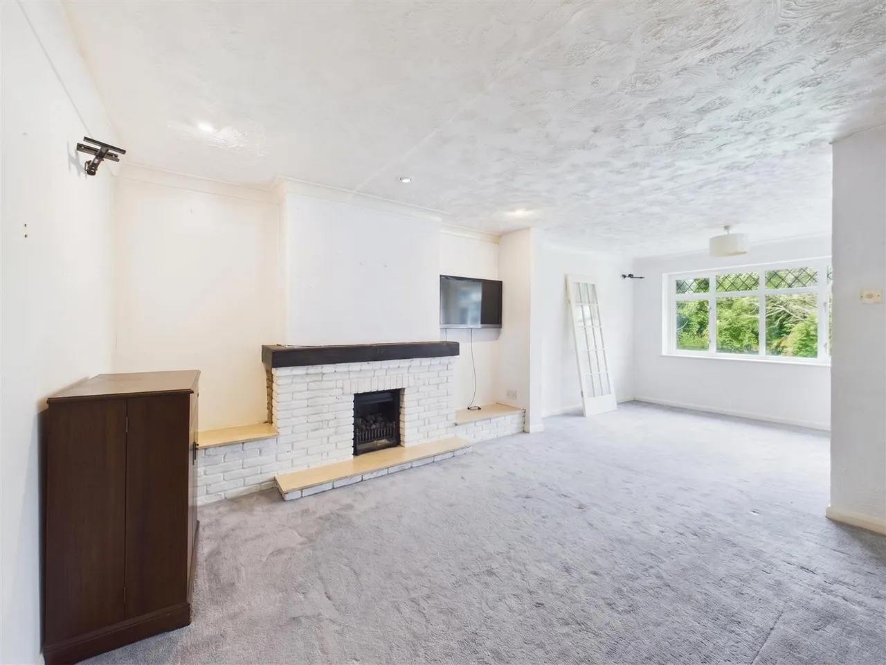 Gerrard Gardens, Pinner, Middlesex, HA5 2PT, photo 2