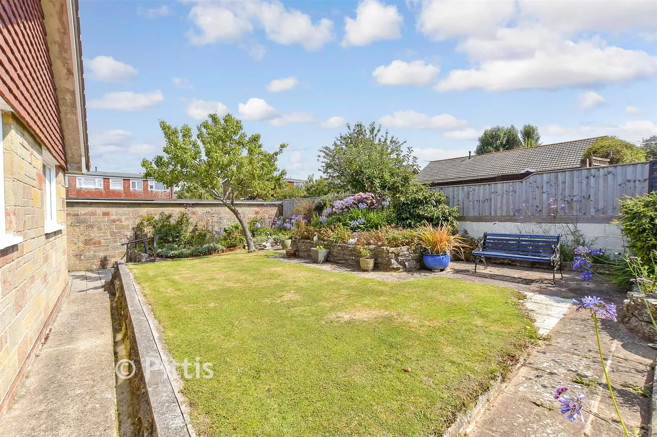 Central Way, Sandown, PO36, photo 13