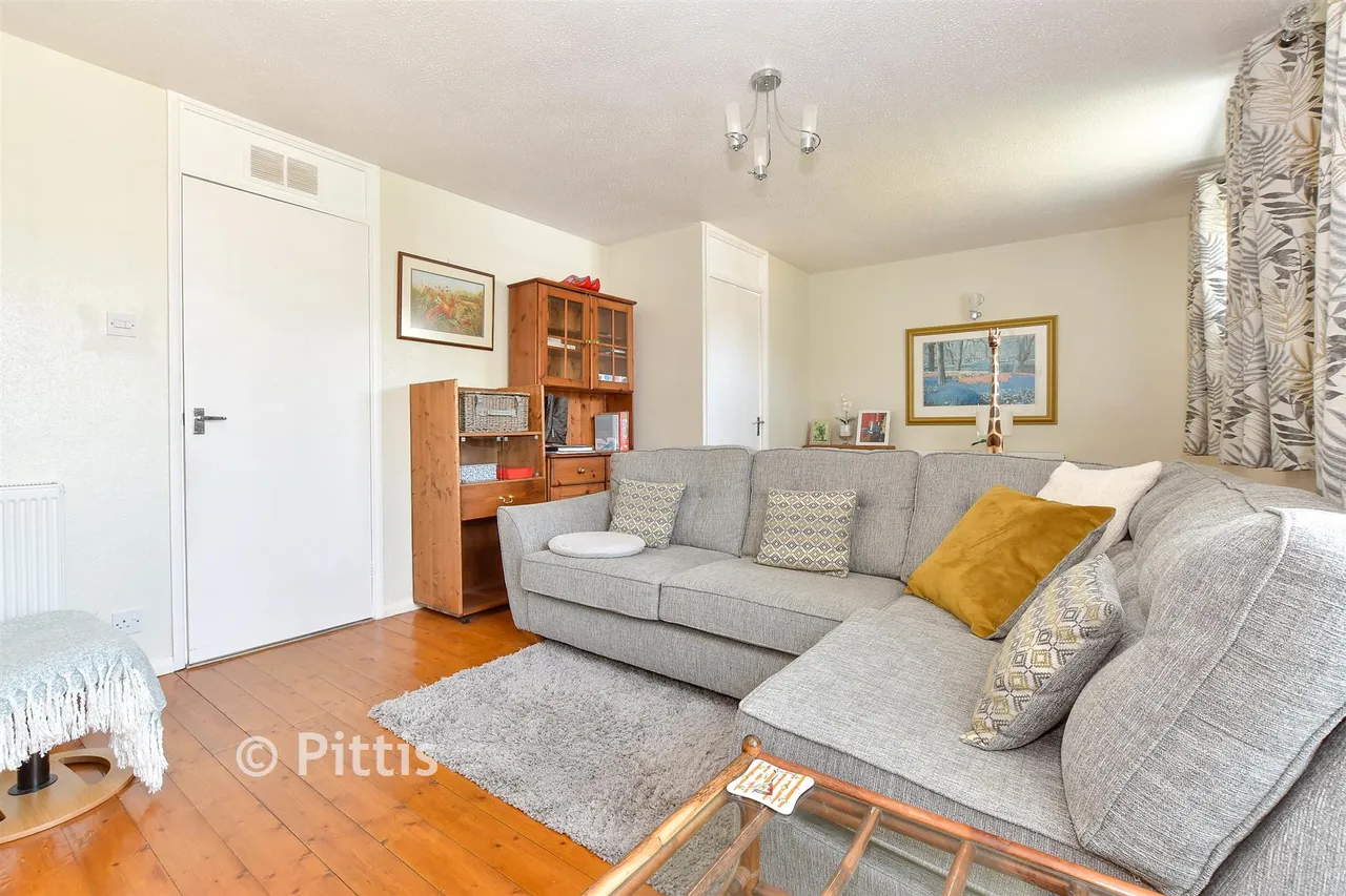 Central Way, Sandown, PO36, photo 12