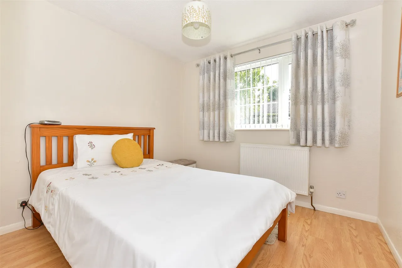 Central Way, Sandown, PO36, photo 8