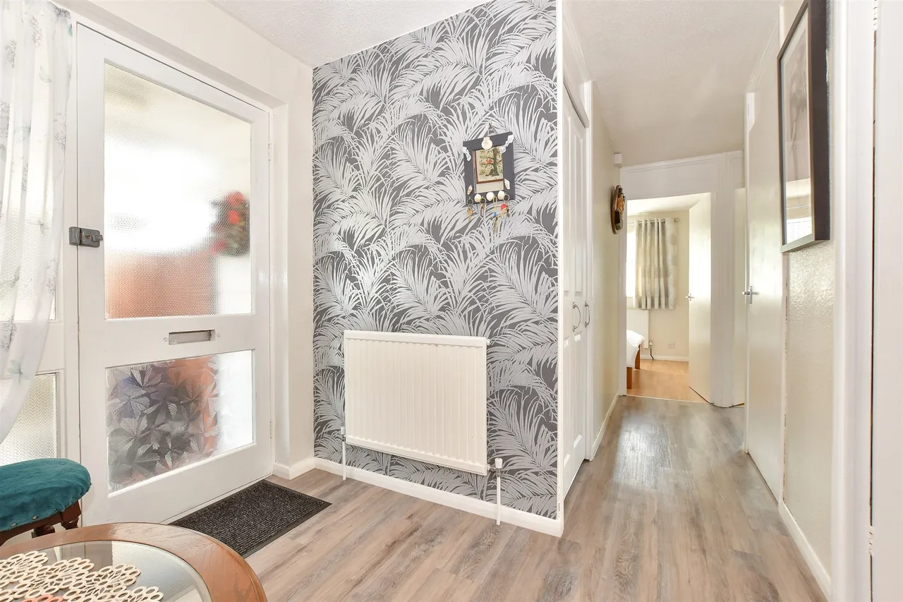 Central Way, Sandown, PO36, photo 9