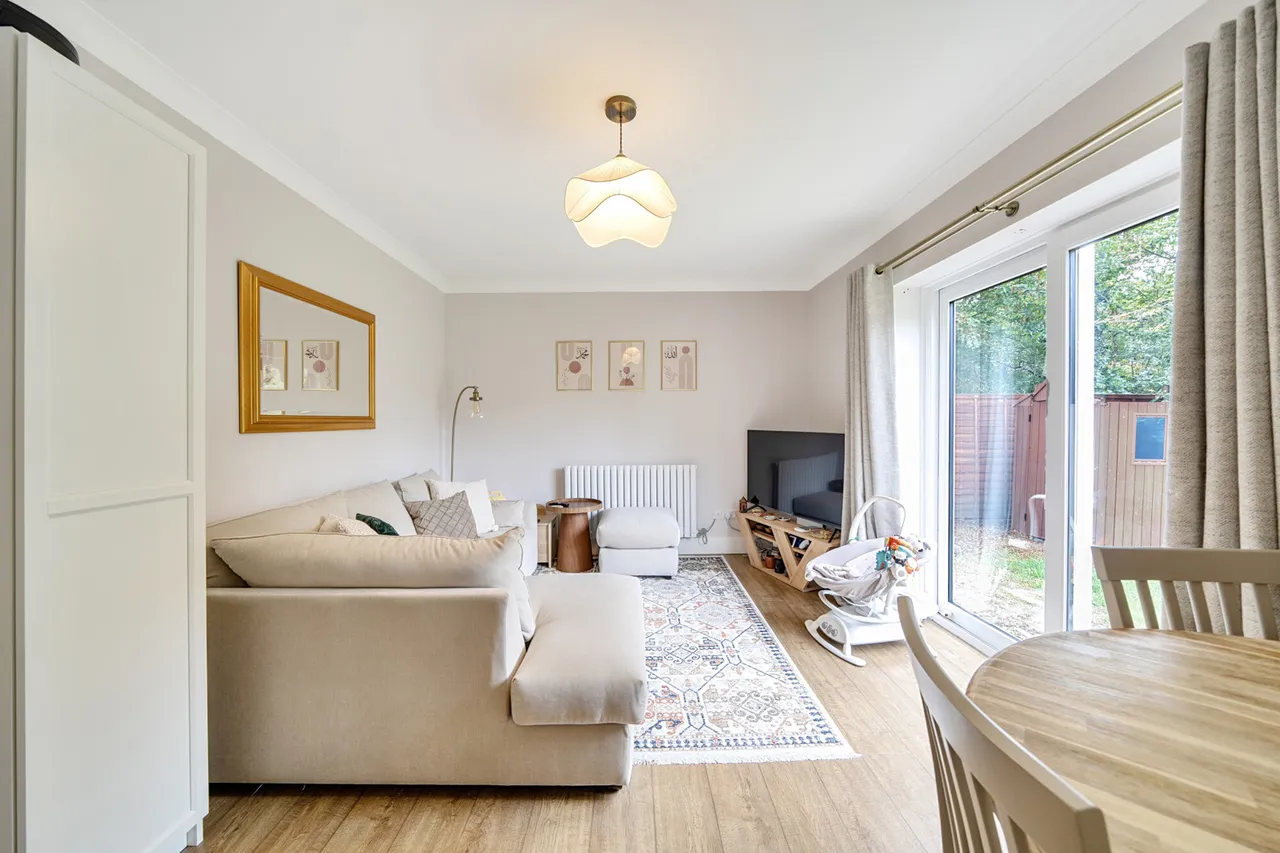 Cherry Gardens, Northolt, UB5, photo 13