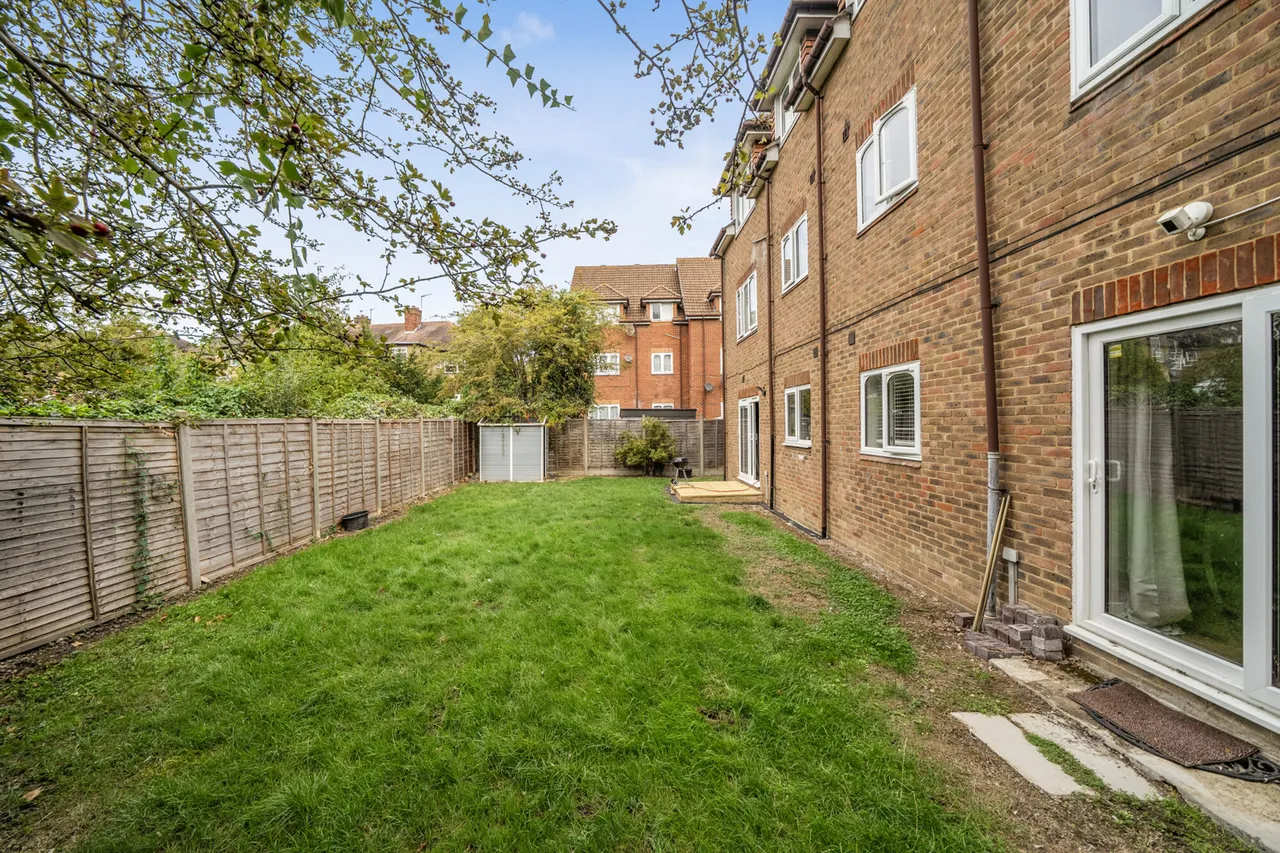 Cherry Gardens, Northolt, UB5, photo 9